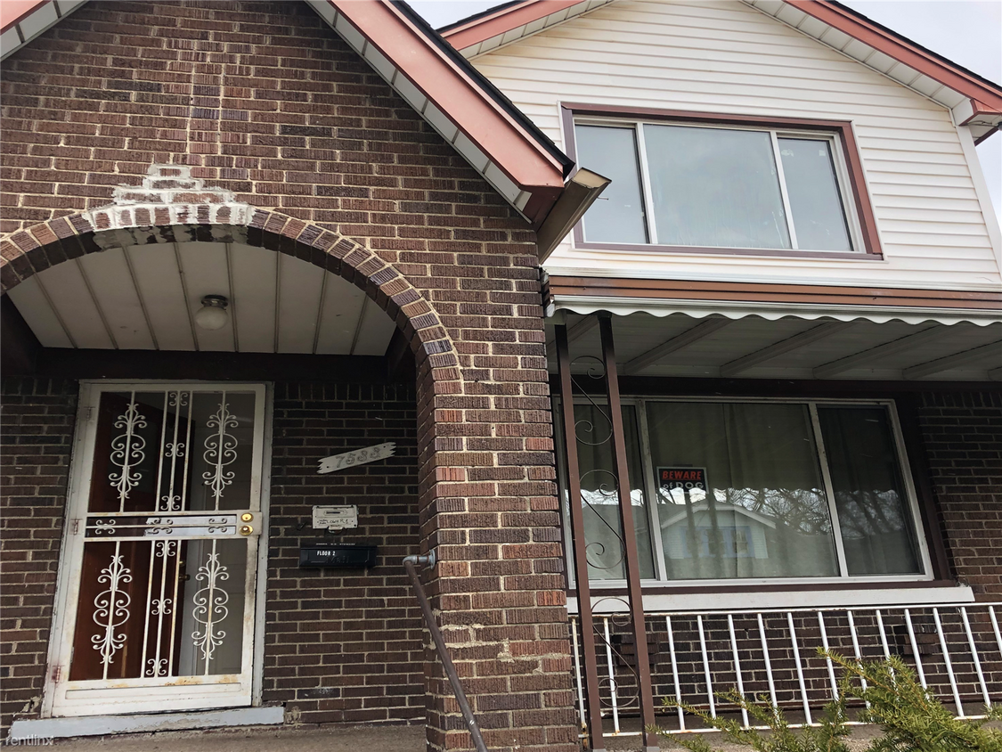 2 br, 1 bath Duplex 7533 Quinn St Lower Townhome Rentals in