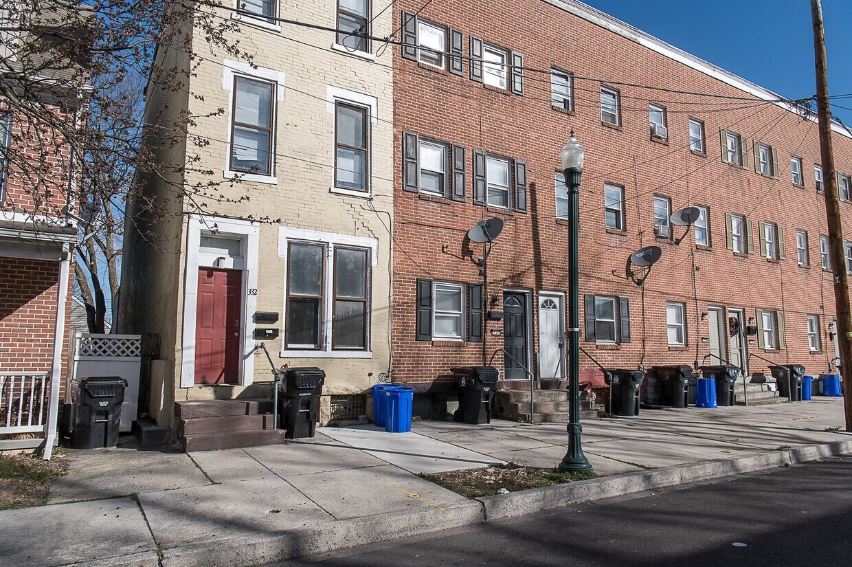 Primary Photo - 332 Hamilton St