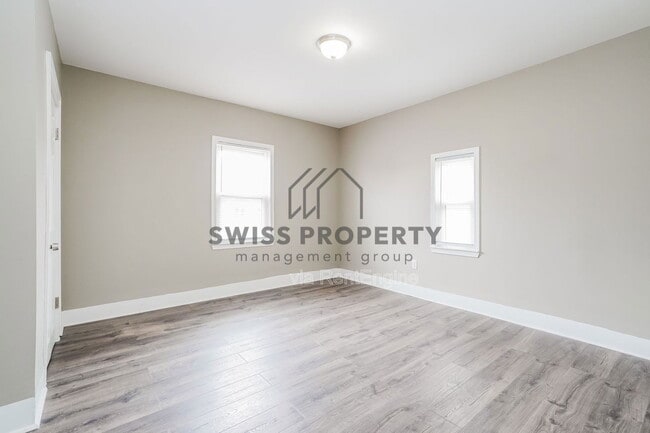 Building Photo - 761 Seymour Ave