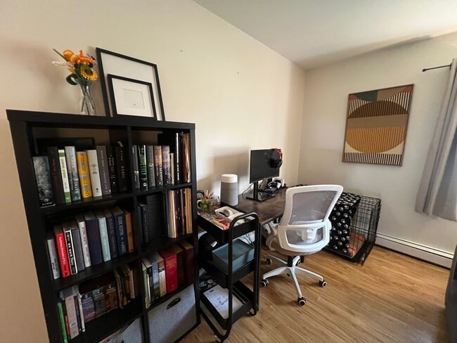 Building Photo - 481 Duane Terrace