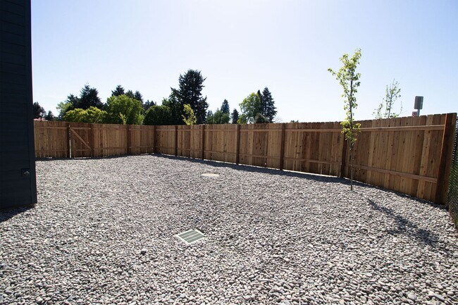 Building Photo - BondurantT