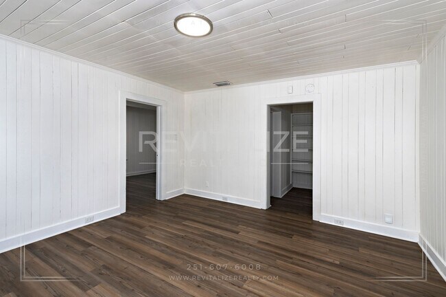 Foto del edificio - Adorable 3 Bed 2 Bath Cottage with Double ...