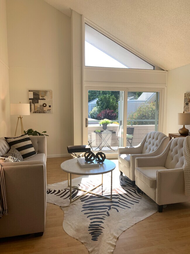 Foto del edificio - 266 Larkspur Plaza Dr