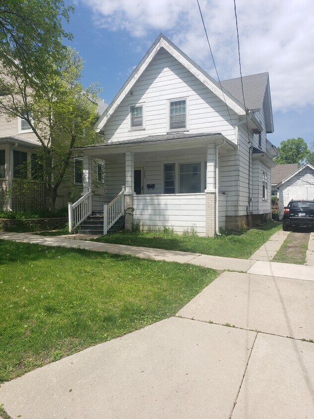 Primary Photo - 1326 Chandler St