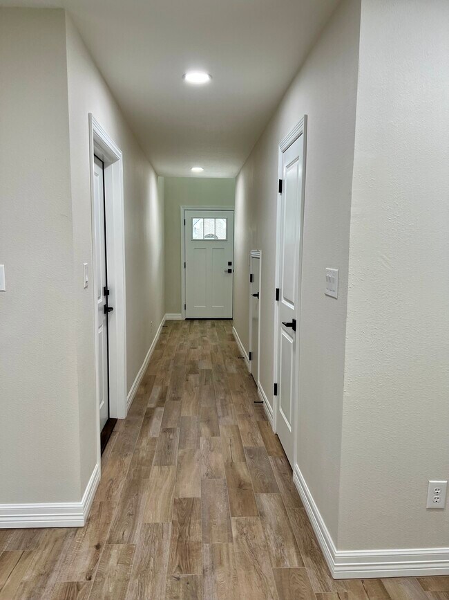 Foto del edificio - 545 S 28th St