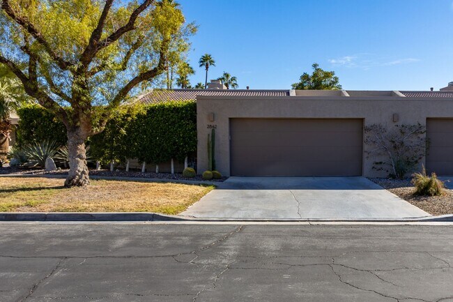 Foto del edificio - Stylish Palm Springs Retreat with Pool