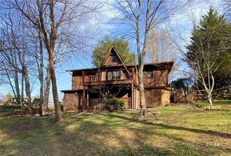 Building Photo - 143 Ridge Crest Dr