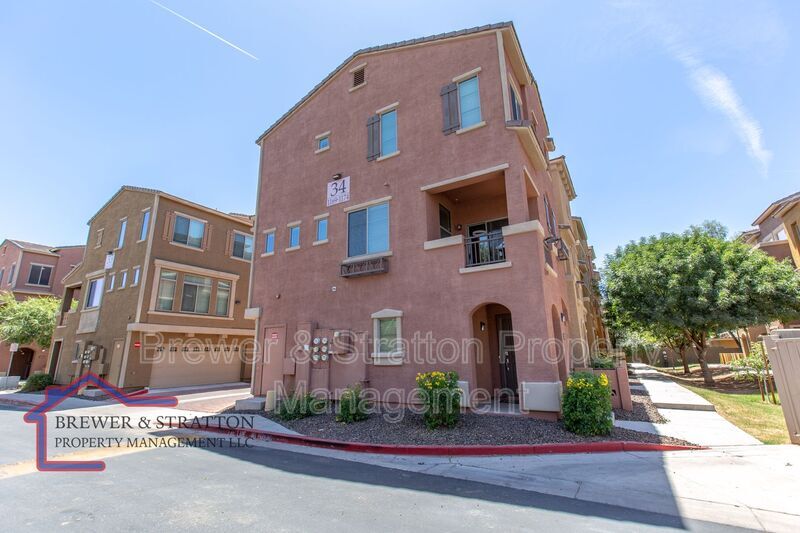 Primary Photo - 900 S 94th St