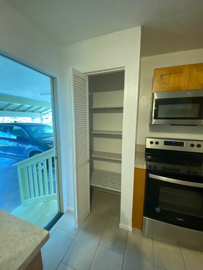 Despensa de cocina - 1594 Kaunala Pl