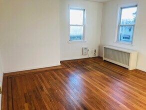 Building Photo - 362 E 235th St