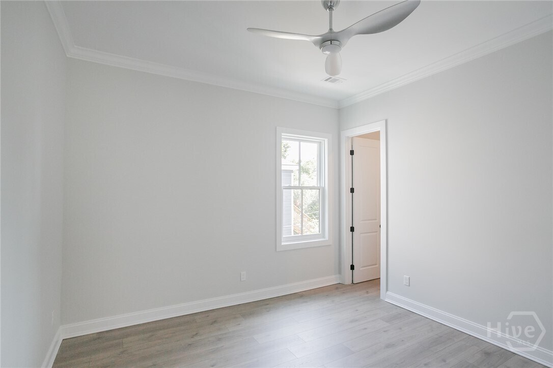 Primary Photo - 1720 Barnard St