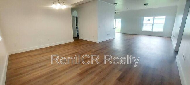 Foto del edificio - 2723 Woodstream Cir