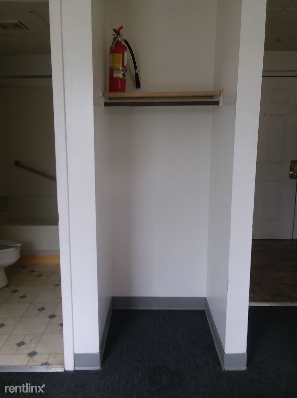 Building Photo - Studio, 1 bath Apartment - 516 E. 6th St.