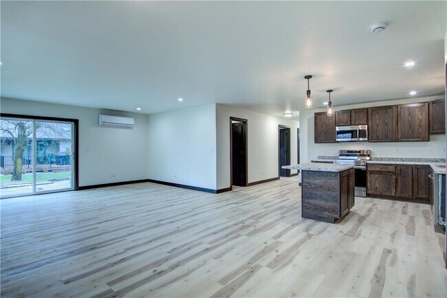 Kitchen/ living - 51081 Hillside Rd