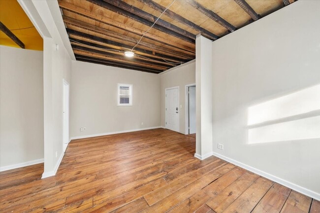 Building Photo - 1822 Holly St