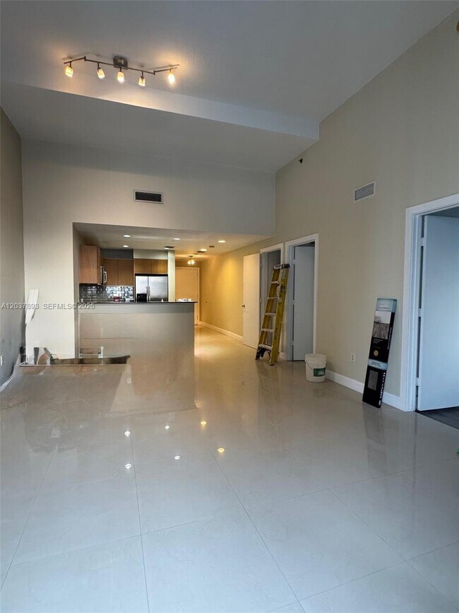 Building Photo - 1060 Brickell Ave