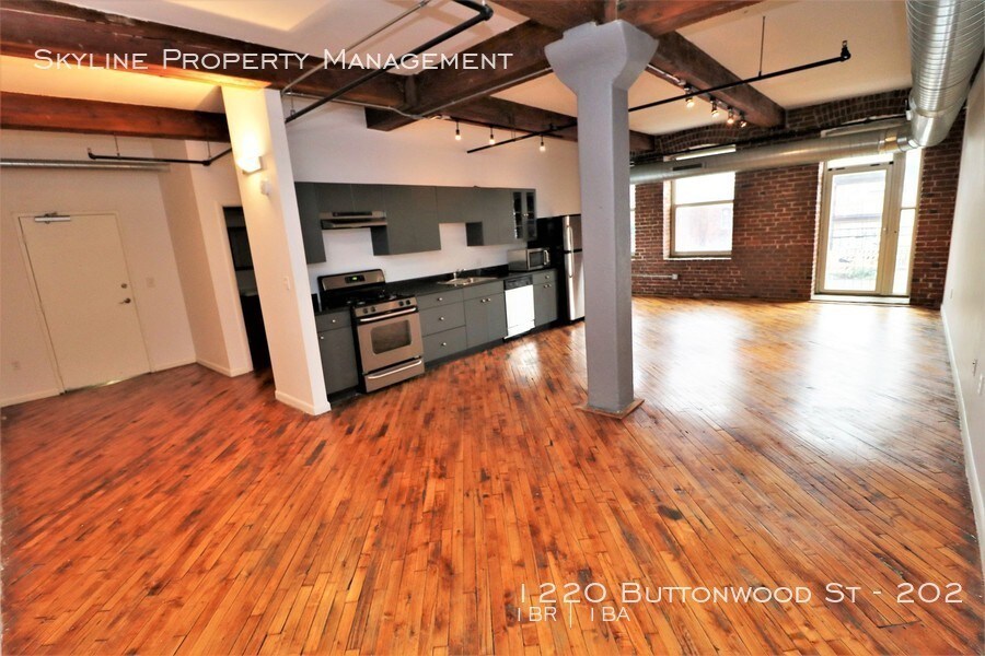 Primary Photo - 1220 Buttonwood St
