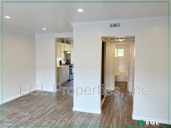 Building Photo - 4511 Fulton Ave