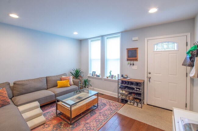 Photo - Beautiful Point Breeze Townhome