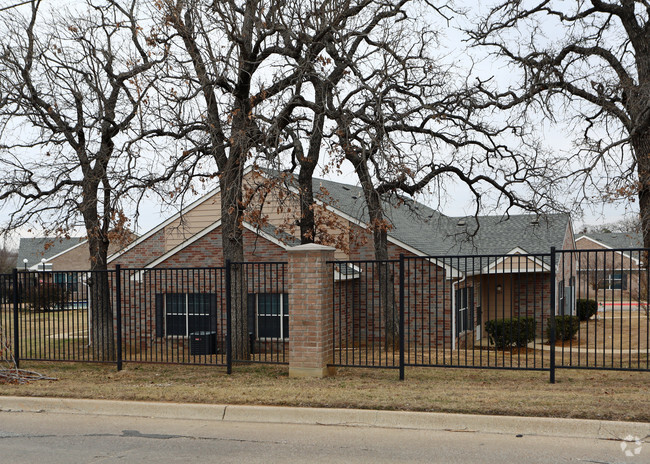 Building Photo - Villas of Forest Hill