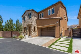 Building Photo - 20705 Butternut Cir