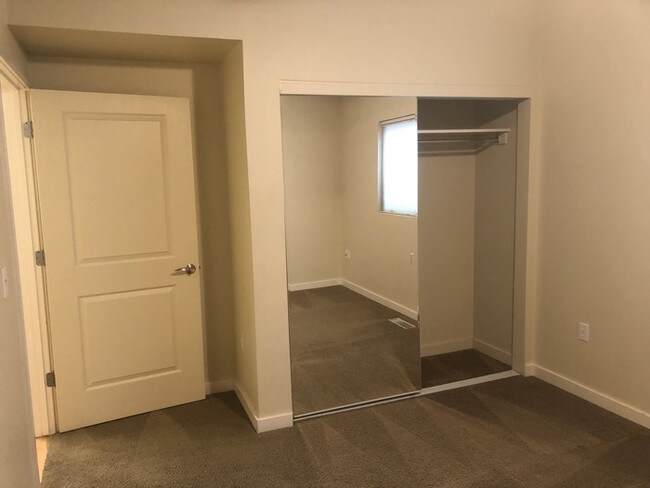 Building Photo - Great Downtown Boise 2 bedroom Condo!