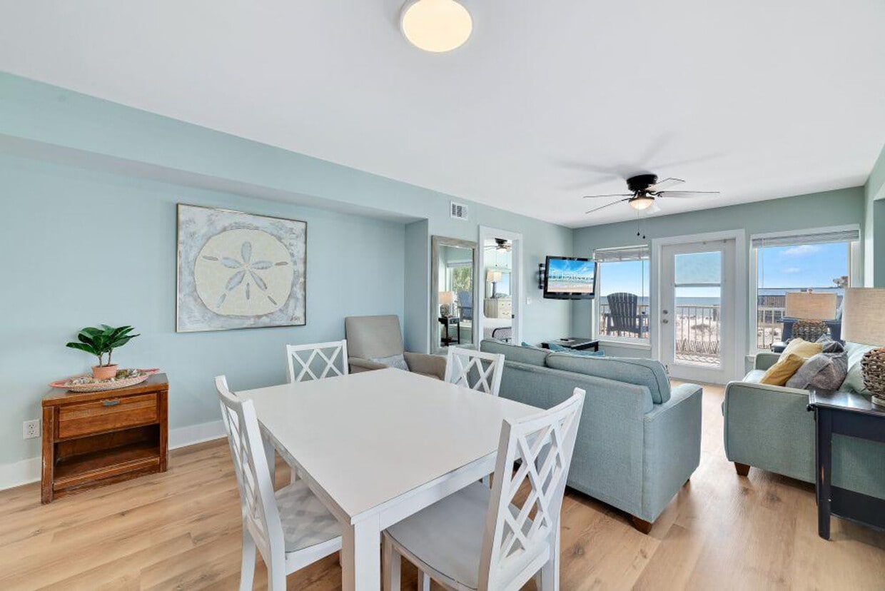 Foto principal - 409 E Beach Blvd