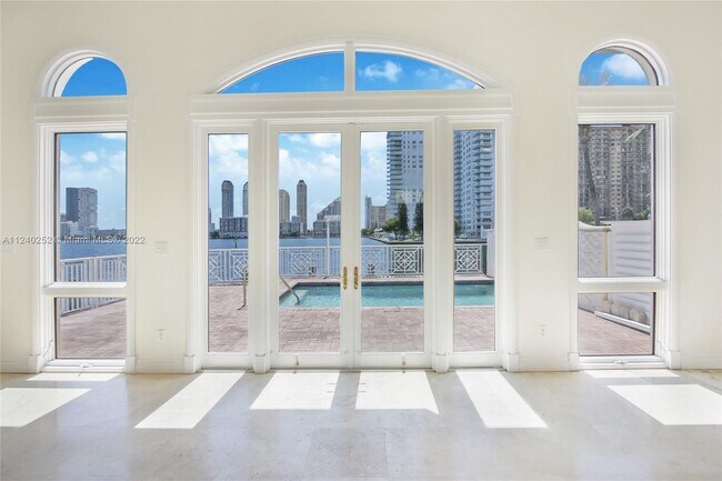 Foto del edificio - 3972 NE 171st St