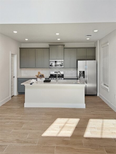 Building Photo - 9111 Hamadryas Dr