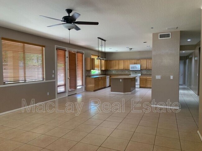 Building Photo - 3722 E Kimball Rd