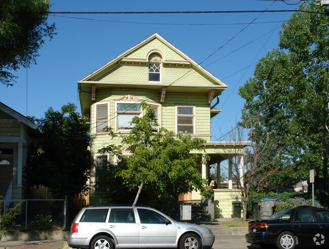 Building Photo - 829 S 3rd St