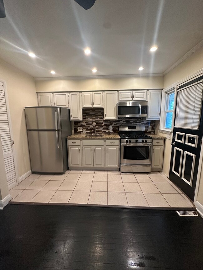 Foto del edificio - 2824 Edgecombe Cir S