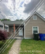 Building Photo - 706 Lancaster Ave