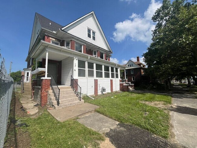 Building Photo - 1396 Cadillac Blvd