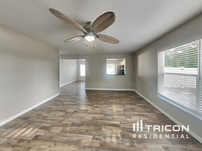 Foto del edificio - 10812 Shasta Ct