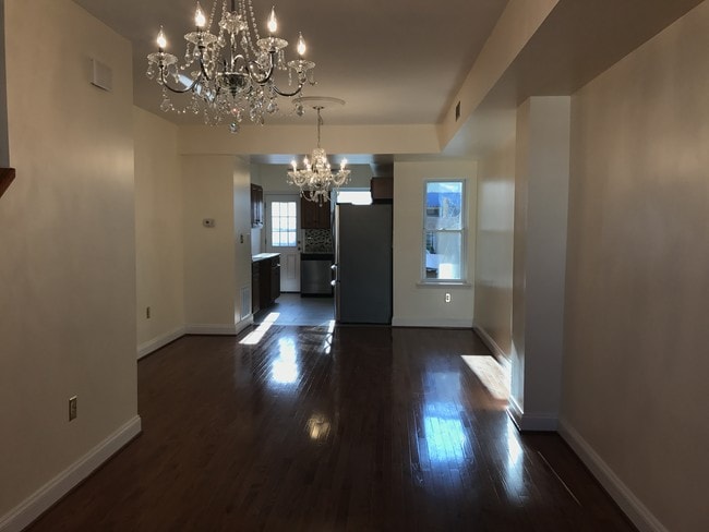Living Room/Dinning Room Combo - 631 Oldham St