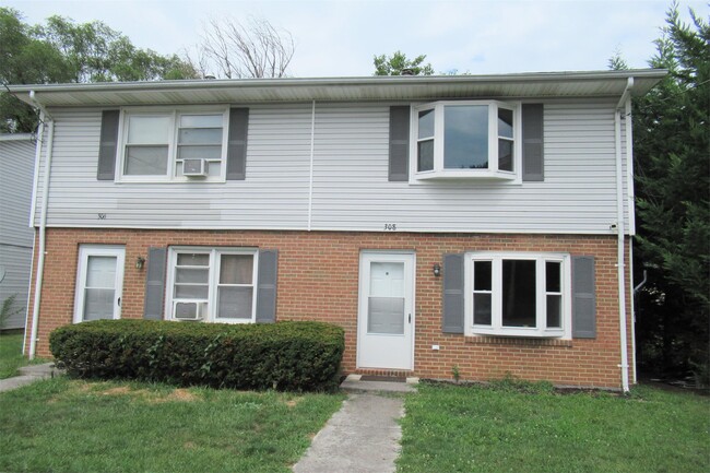 Building Photo - 308 Beau St