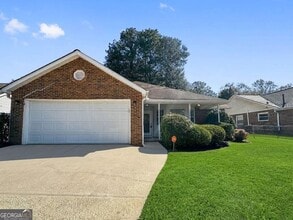 Building Photo - 140 Landing Dr