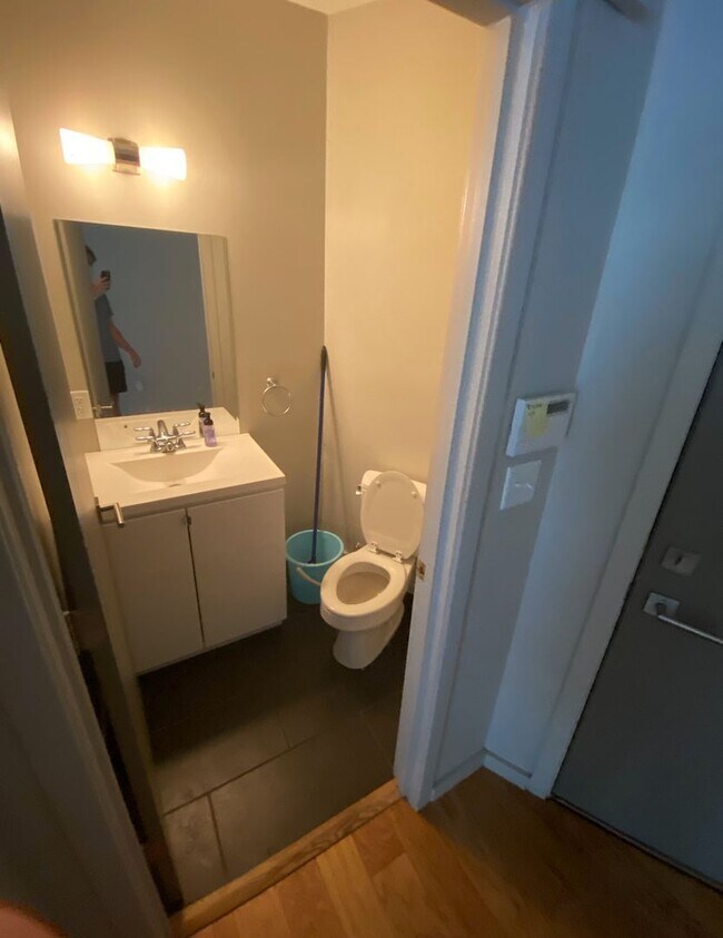 Foto del edificio - Brand New 5 Bed 2.5 Bath Available 9/1/26