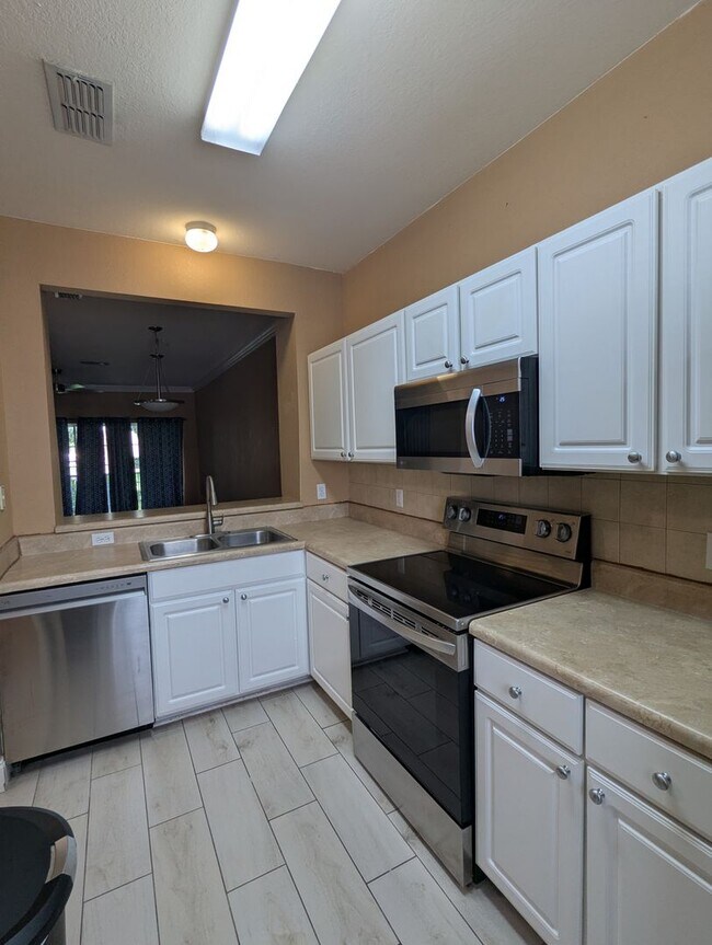 Foto del edificio - 2 Bedroom / 2.5 Bathroom Townhome – Magnolia Place