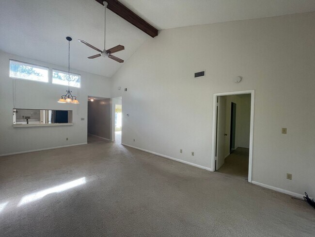 Foto del edificio - Beautiful 2bed/2ba Town Home in the Amazin...