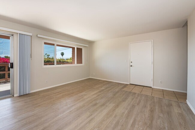 Building Photo - APS-419