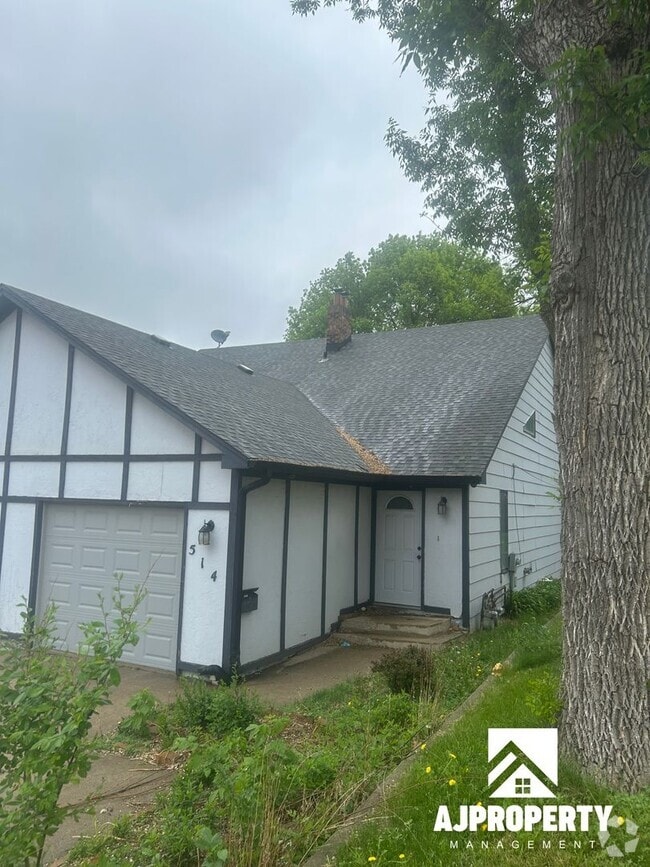 Building Photo - 514 N Cliff Ave