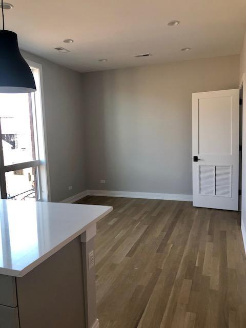 Building Photo - 1 bedroom in Chicago IL 60657