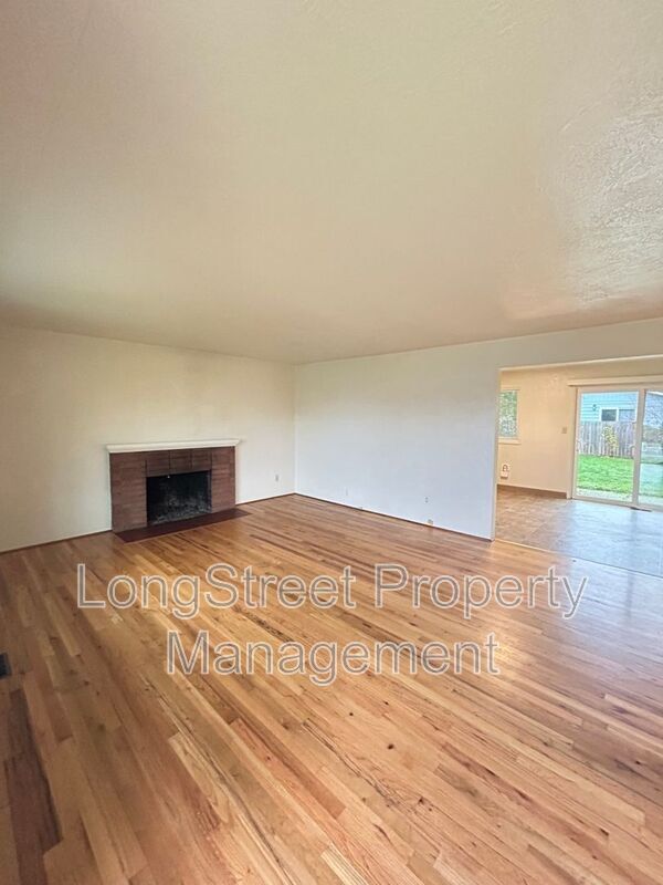 Foto del edificio - 1930 NW Kings Blvd