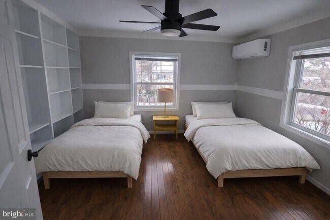 Foto del edificio - 4913 Lackawanna St