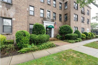 Building Photo - 222 7th St