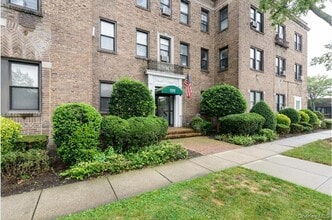 Building Photo - 222 7th St