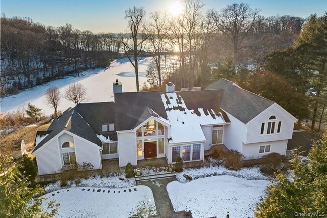 Building Photo - 19 Mallard Dr