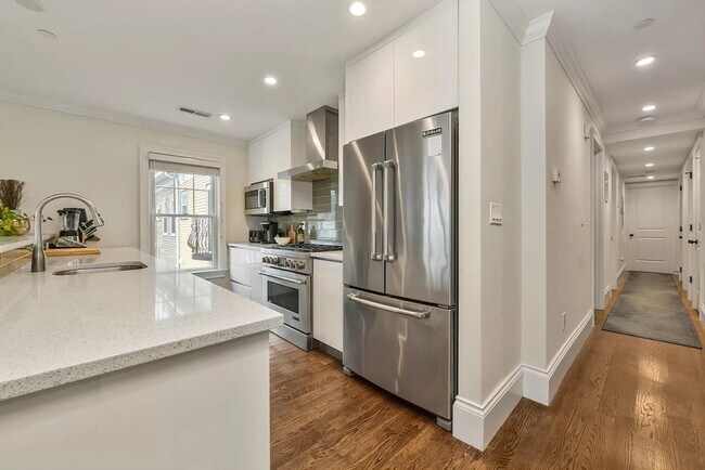Foto del edificio - 773 E 4th St